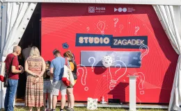 na zdjęciu osoby podczas pikniku