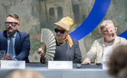 na zdjęciu osoby podczas konferencji
