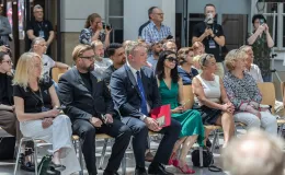 na zdjęciu osoby podczas konferencji