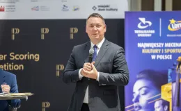 na zdjęciu osoby podczas konferencji