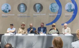 na zdjęciu osoby podczas konferencji