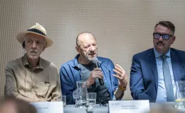 na zdjęciu osoby podczas konferencji