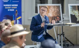 na zdjęciu osoby podczas konferencji
