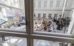 na zdjęciu osoby podczas konferencji