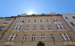 Kamienica przy 11 Listopada 4 widok elewacji po remoncie.