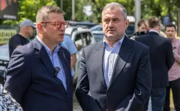 na zdjęciu osoby podczas konferencji
