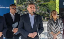 na zdjęciu osoby podczas konferencji