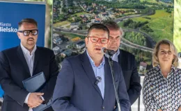 na zdjęciu osoby podczas konferencji