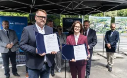na zdjęciu osoby podczas konferencji