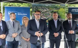 na zdjęciu osoby podczas konferencji