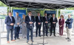 na zdjęciu osoby podczas konferencji