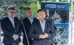 na zdjęciu osoby podczas konferencji