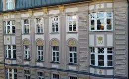 Kamienica przy 11 Listopada 4 widok elewacji po remoncie.