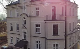 Dom przy ul. Krakowskiej 10 widok elewacje po remoncie. 