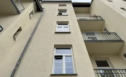 Budynek przy ul. A. Osuchowskiego 2 widok na elewację tylną po remoncie.
