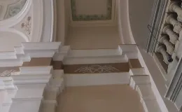 Kamienica 3 Maja 23 sień wejściowa wraz z polichromią po konserwacji.
