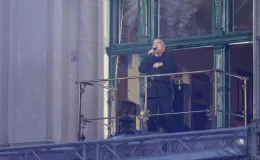 na zdjęciu osoby podczas otwartej promenady