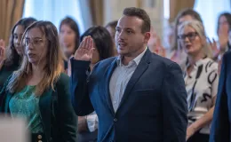na zdjęciu osoby podczas uroczystości