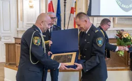 na zdjęciu osoby podczas uroczyści