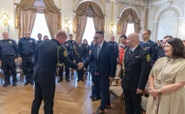 na zdjęciu osoby podczas uroczyści