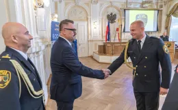 na zdjęciu osoby podczas uroczyści