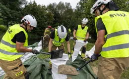 na zdjęciu służby podczas ćwiczeń