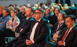 na zdjęciu osoby podczas uroczystości