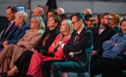 na zdjęciu osoby podczas uroczystości