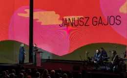 na zdjęciu osoby podczas uroczystości