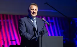 na zdjęciu osoby podczas gali rozdania nagród