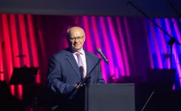 na zdjęciu osoby podczas gali rozdania nagród