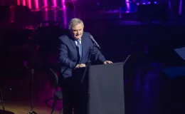 na zdjęciu osoby podczas gali rozdania nagród