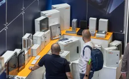 na zdjęciu hala targowa
