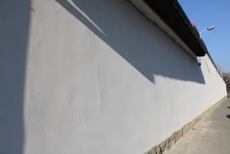 Cmentarz ewangelicki przy ul. Listopadowej/Asnyka elewacje po remoncie..