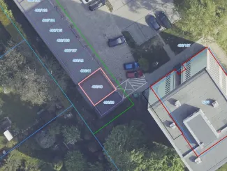 Mapa z zaznaczonym budynkiem przy ul. Wiśniowej