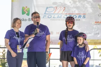 na zdjęciu rowerzyści