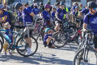na zdjęciu rowerzyści