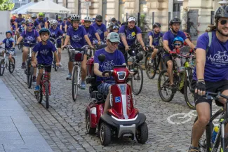 na zdjęciu rowerzyści