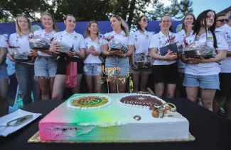 na zdjęciu siatkarki podczas prezentacji