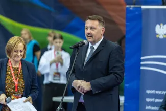na zdjęciu zawodnicy walczący