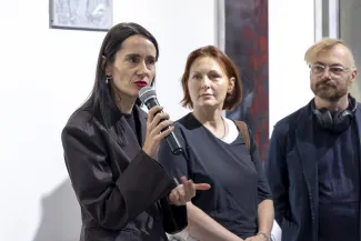 Na zdjęciu oprowadzanie artystyczno-kuratorskie