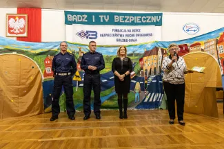 na zdjęciu osoby podczas spotkania