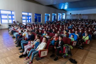 na zdjęciu osoby podczas spotkania