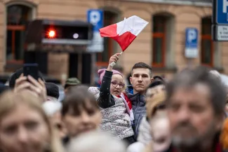 na zdjęciu osoby podczas świętowania