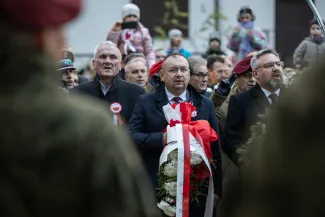 na zdjęciu osoby podczas świętowania