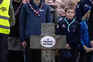 na zdjęciu osoby podczas świętowania