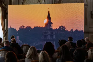 na zdjęciu osoby podczas konferencji