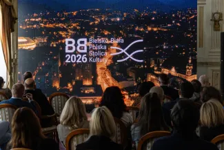 na zdjęciu osoby podczas konferencji