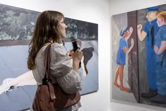 Na zdjęciu oprowadzanie artystyczno-kuratorskie