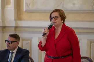 na zdjęciu osoby podczas spotkania